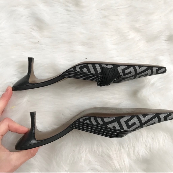 Givenchy Black Logo Signature Slides Kitten Heels - Picture 5 of 8